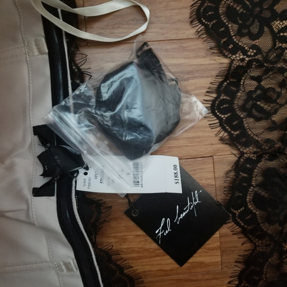 White House Black Market Lace Dress nwt - Picture 3 of 5